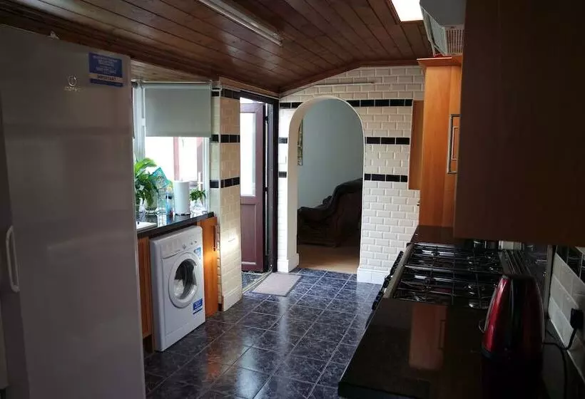 Jaylets Budget Leicester