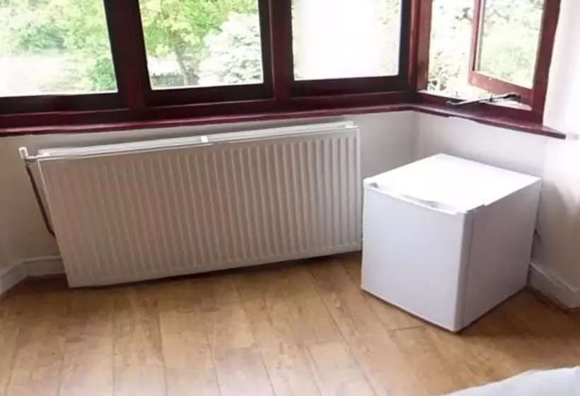 Jaylets Budget Leicester