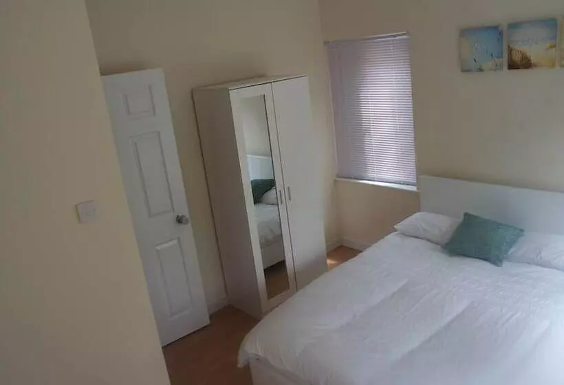 Jaylets Budget Leicester