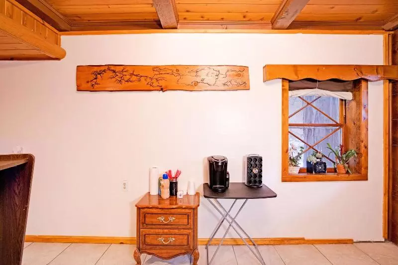 モーテル Arrowhead Tree Top Lodge