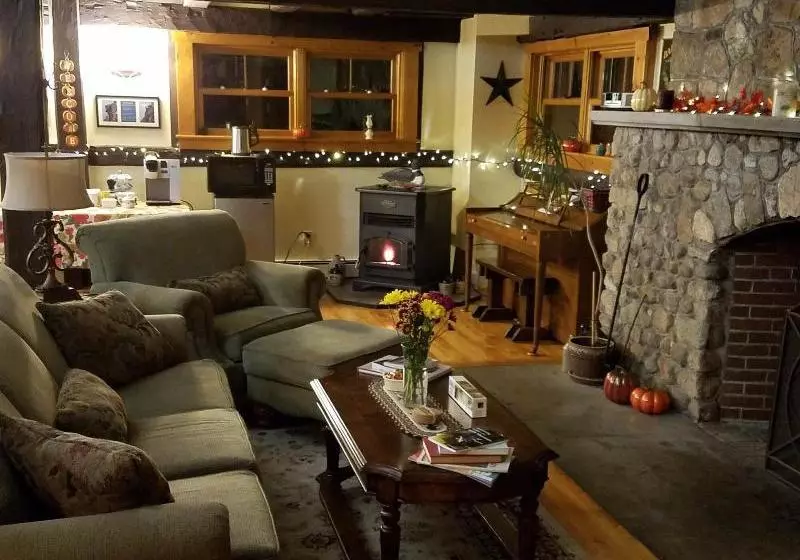 Majatalo Franconia Notch Guest House