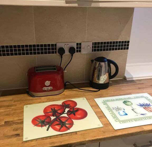 بنسيون Tunnard House