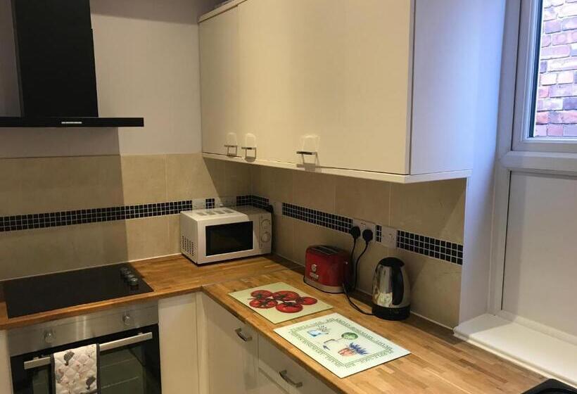 بنسيون Tunnard House