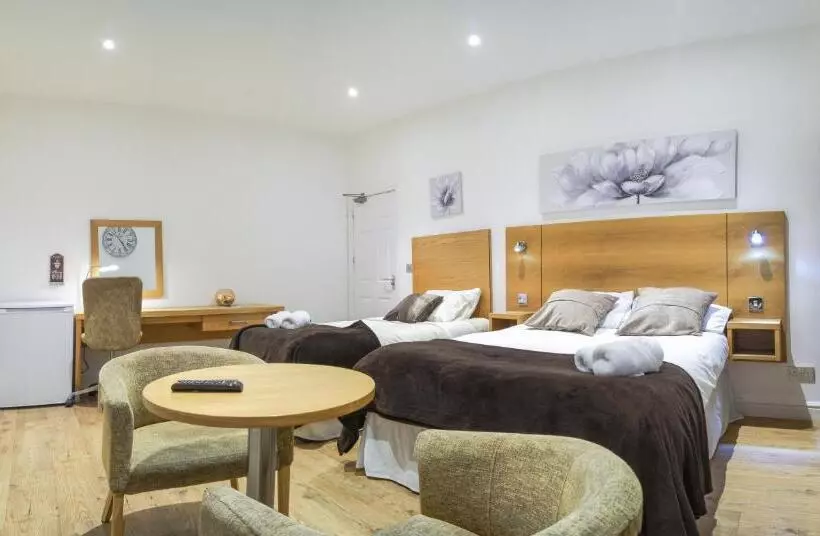 Majatalo Tunnard House