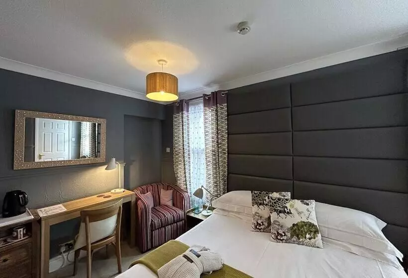 Majatalo Worth House