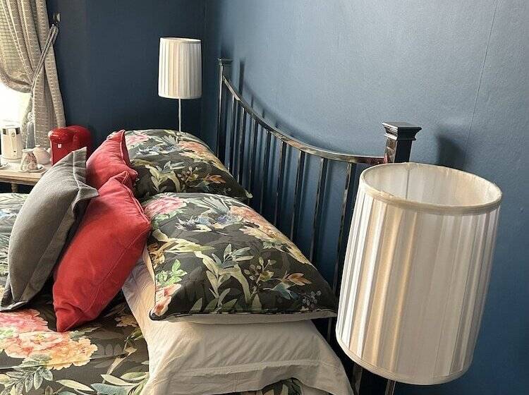 پانسیون Worth House