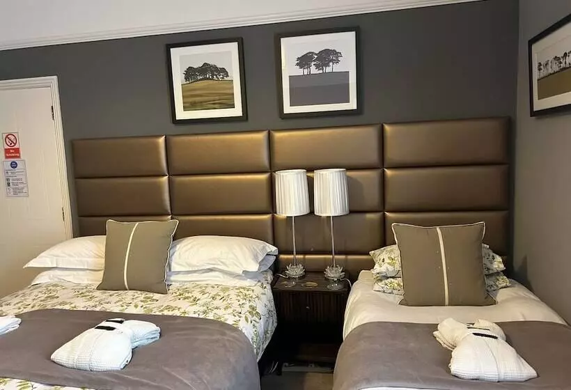 Majatalo Worth House