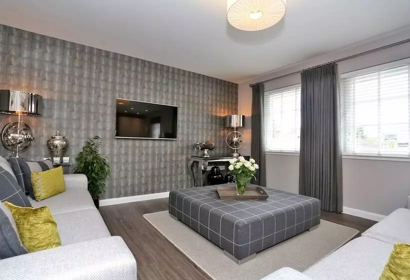 Town & Country Apartments  Priory Park