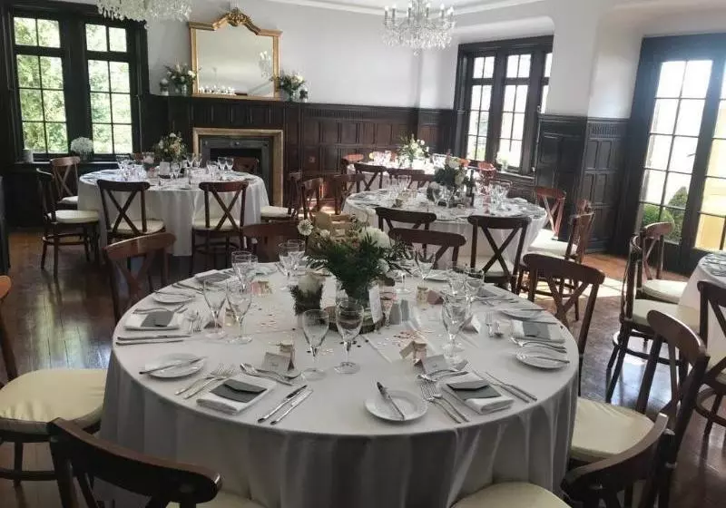 Abbots Oak Manor