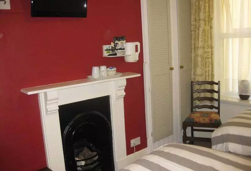 تختخواب و صبحانه Acorns Guest House