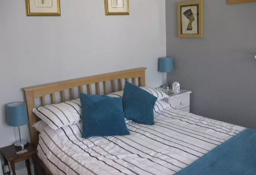 تختخواب و صبحانه Acorns Guest House