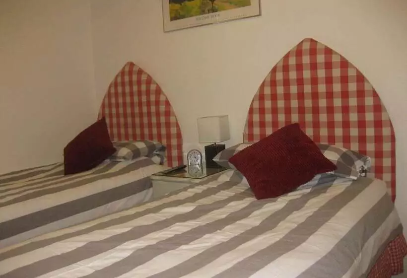 تختخواب و صبحانه Acorns Guest House