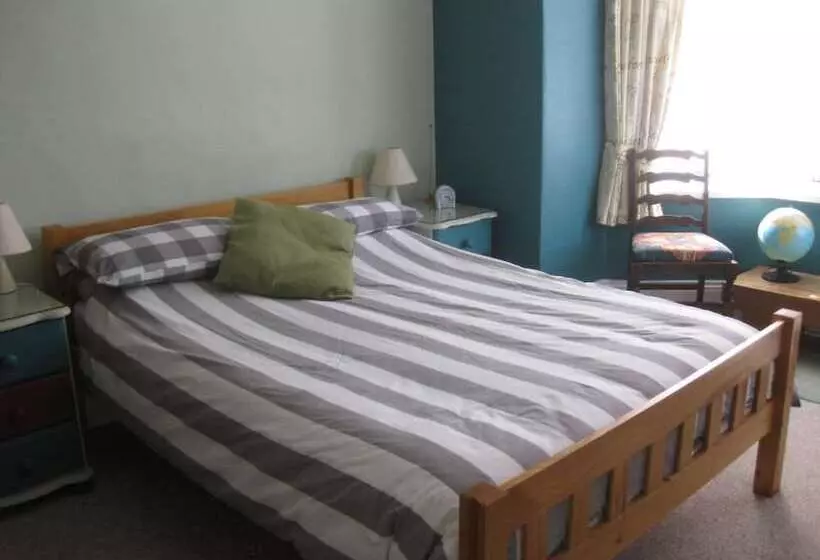 تختخواب و صبحانه Acorns Guest House