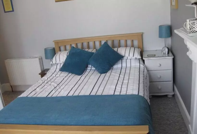 تختخواب و صبحانه Acorns Guest House