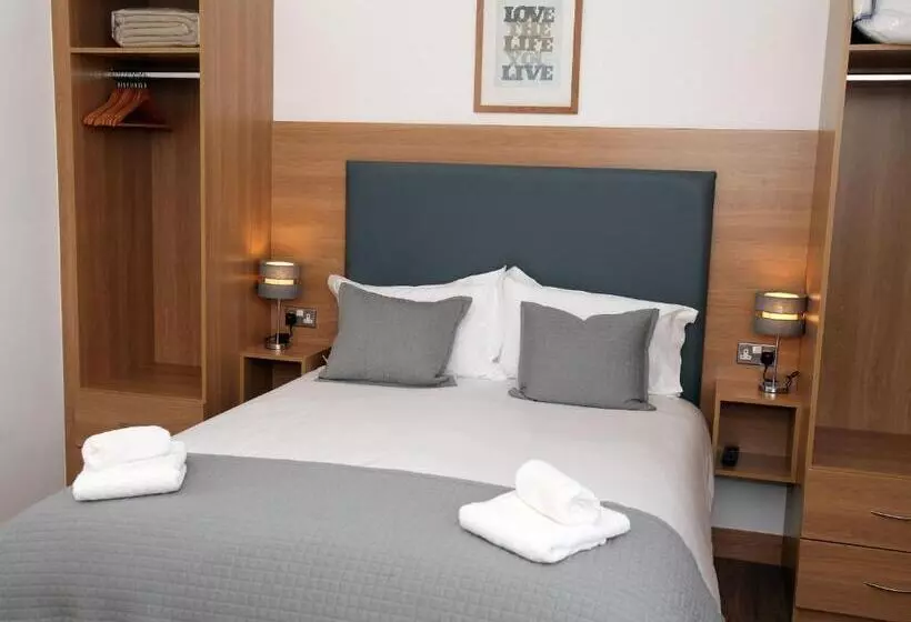 تختخواب و صبحانه All Seasons