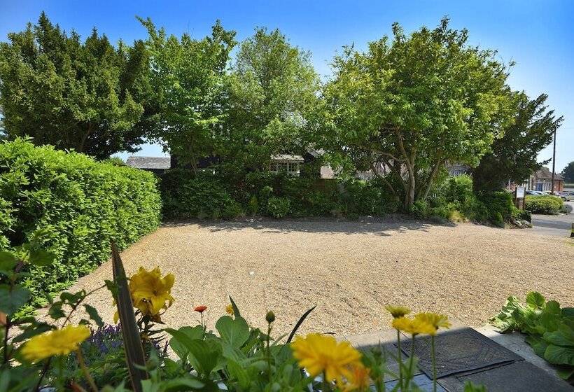 Bed and Breakfast Home From Home Guesthouse