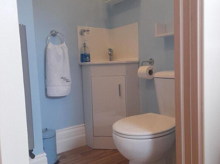 Bed and Breakfast Home From Home Guesthouse