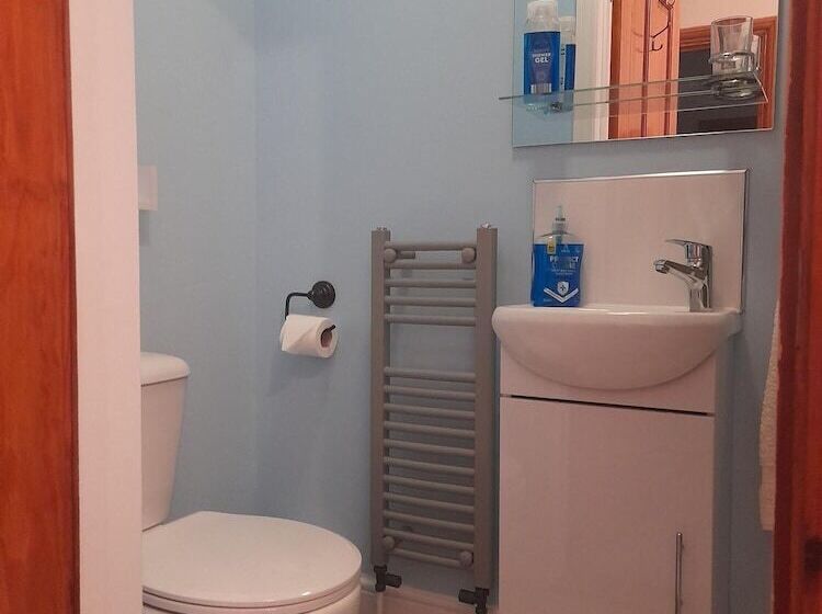 Bed and Breakfast Home From Home Guesthouse