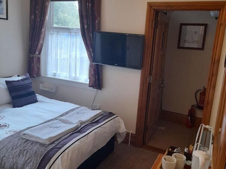 Bed and Breakfast Home From Home Guesthouse