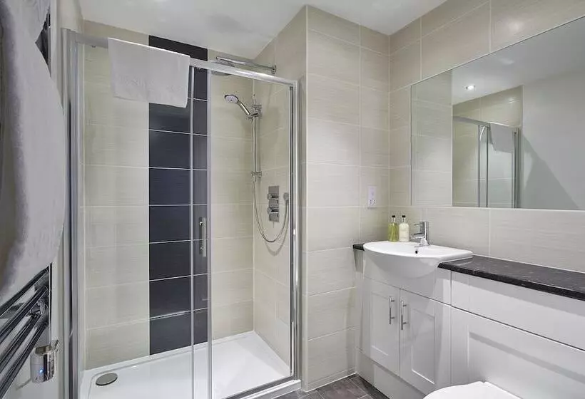 Burkhardt Hall  Parking Included  Sleeps 4
