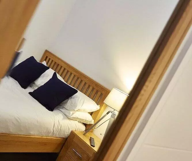 Burkhardt Hall  Parking Included  Sleeps 4