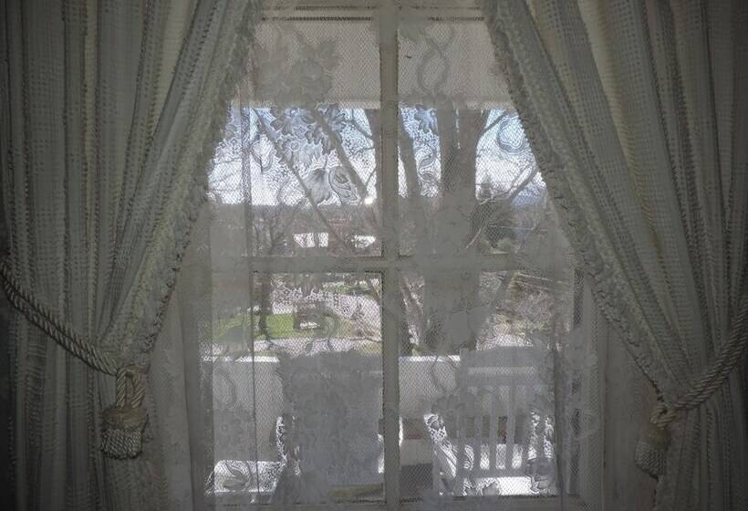 Franklin Terrace Bed And Breakfast