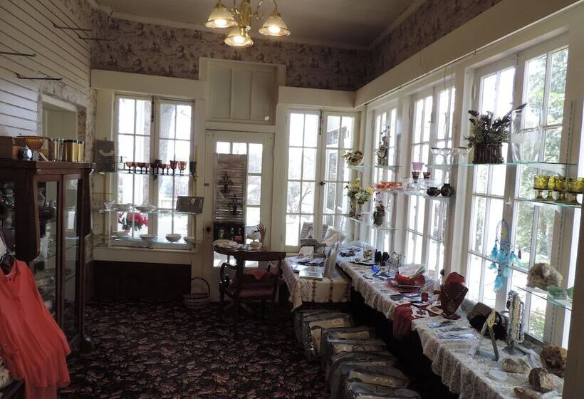 Franklin Terrace Bed And Breakfast