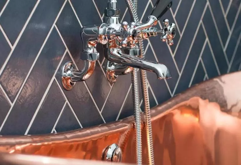 Hostal The Cornish Arms