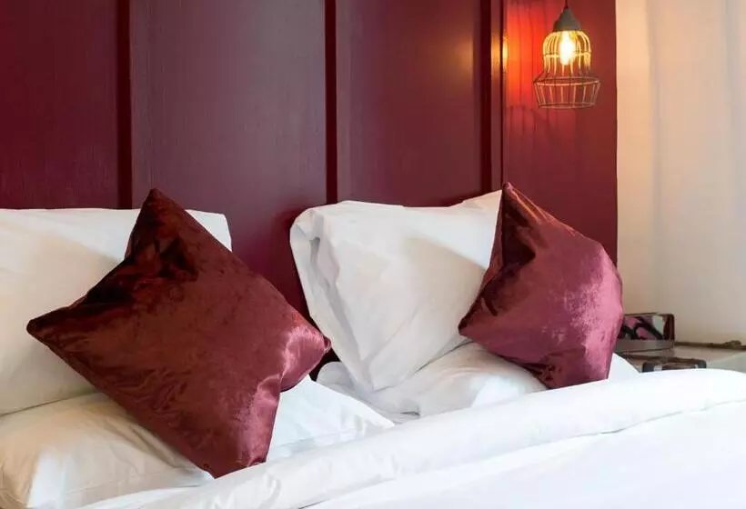 Hostal The Cornish Arms