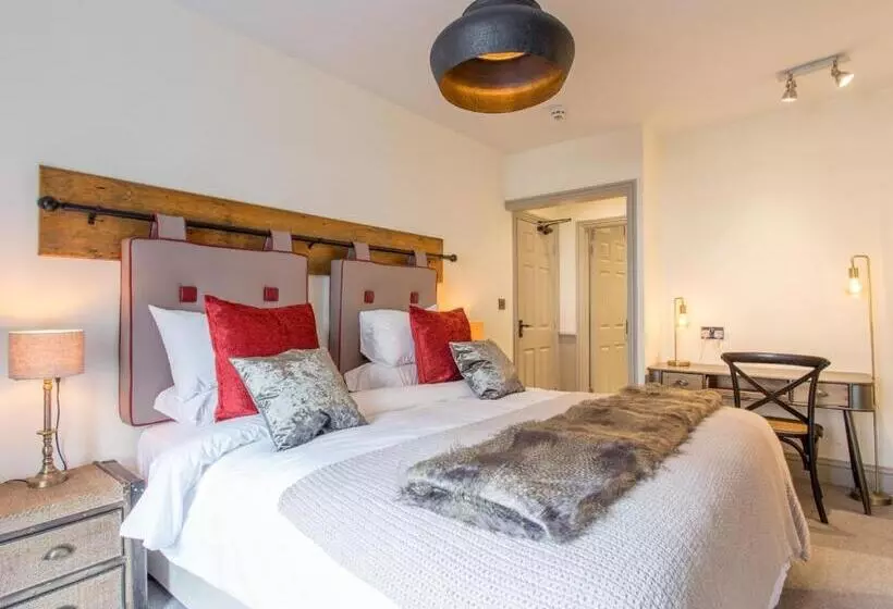 Hostal The Cornish Arms