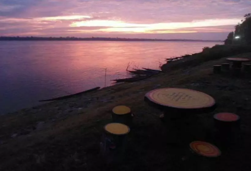 ホテル Baanpakrimklong Sukhamon Homestay & Resort