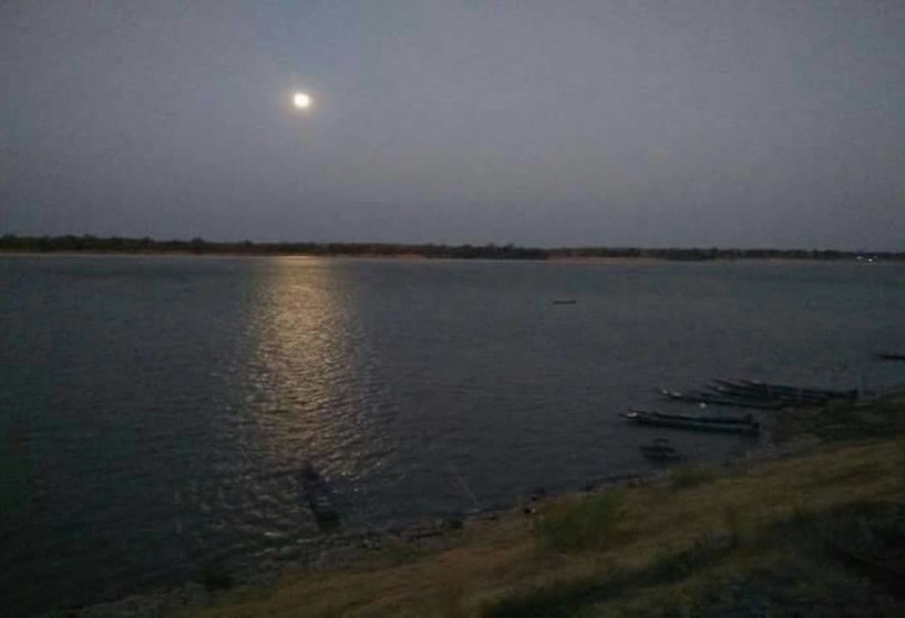 ホテル Baanpakrimklong Sukhamon Homestay & Resort