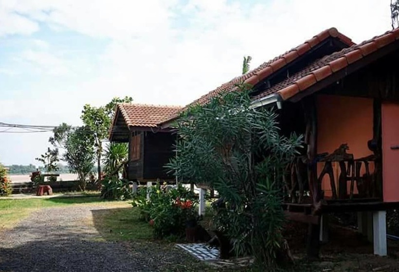 ホテル Baanpakrimklong Sukhamon Homestay & Resort
