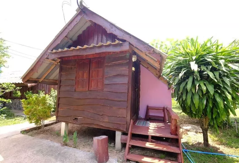 ホテル Baanpakrimklong Sukhamon Homestay & Resort