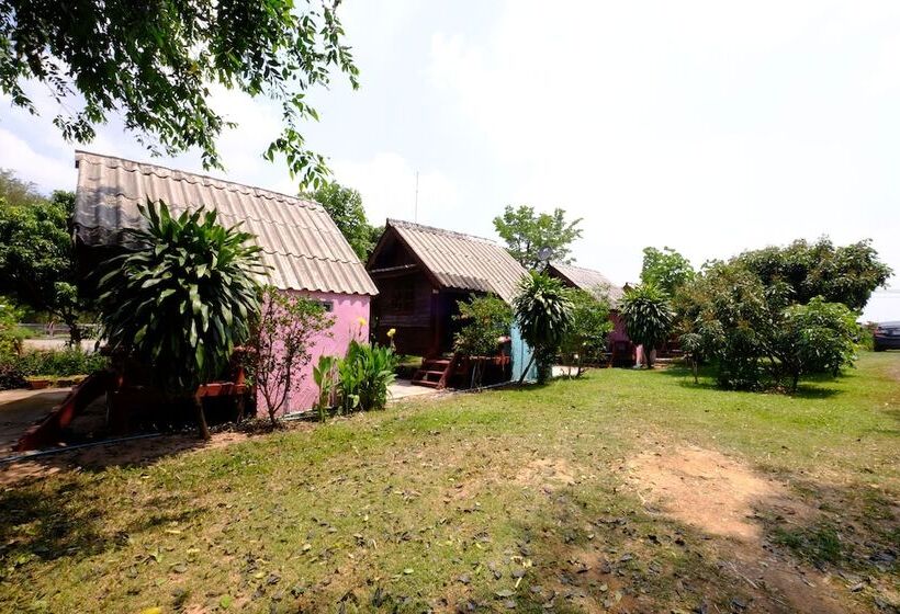 ホテル Baanpakrimklong Sukhamon Homestay & Resort