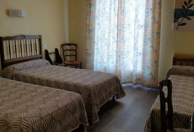 هتل Hôtel Ambeille