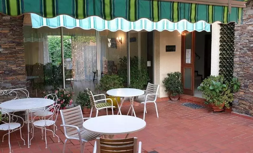 هتل Hôtel Ambeille