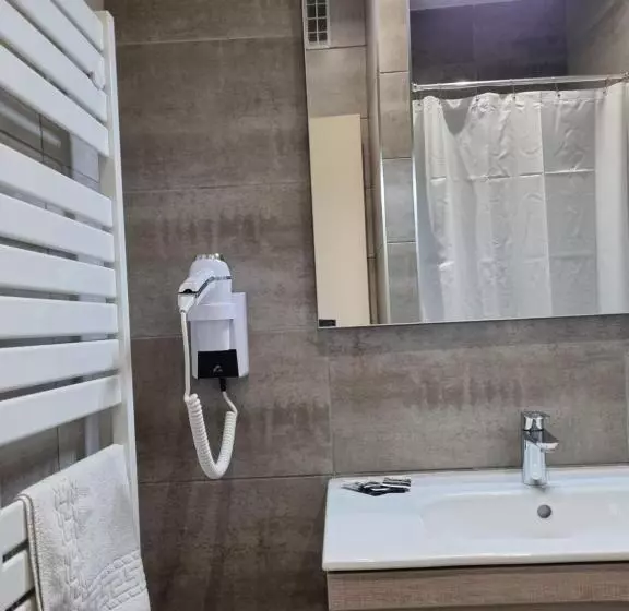 هتل Hôtel Ambeille