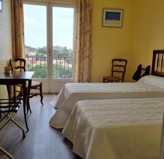 هتل Hôtel Ambeille