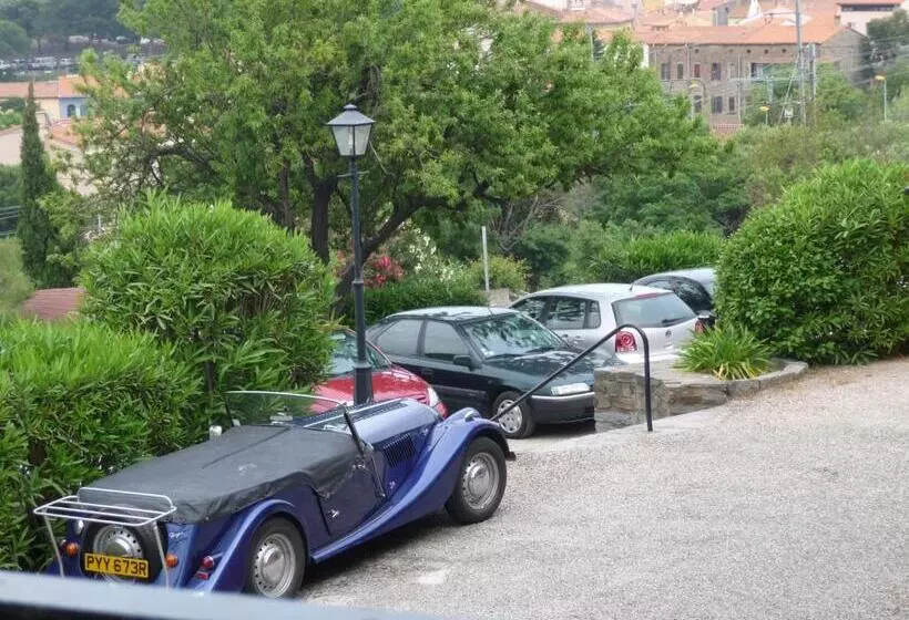 هتل Hôtel Ambeille