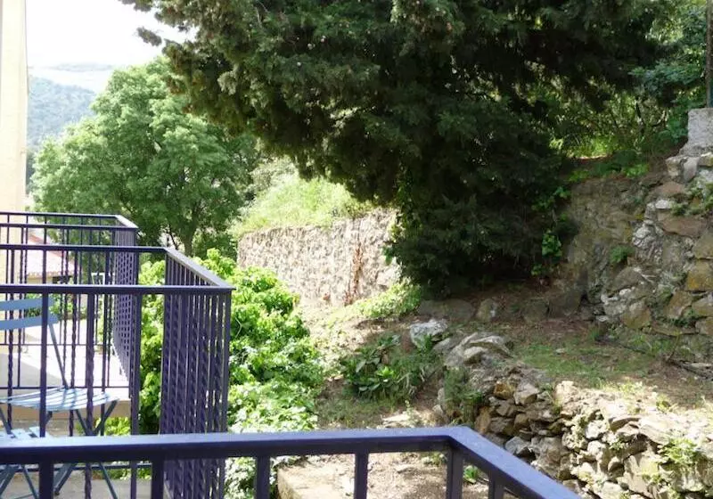 هتل Hôtel Ambeille