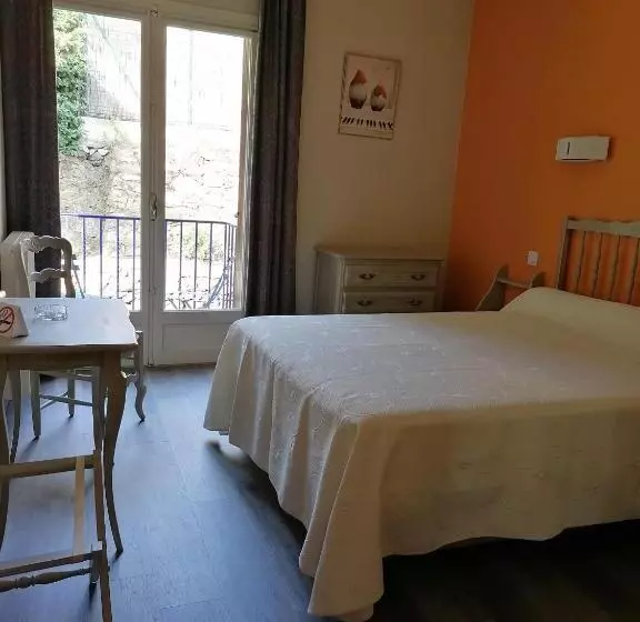 هتل Hôtel Ambeille
