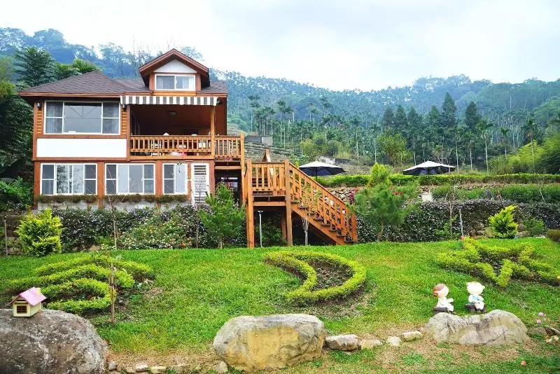 پانسیون Sitou Flora's House B&B