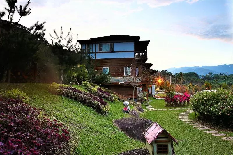 پانسیون Sitou Flora's House B&B