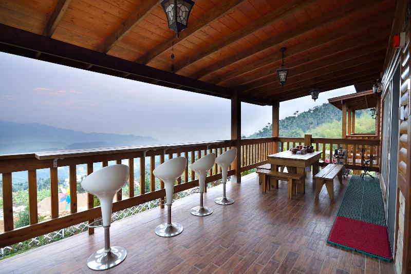 پانسیون Sitou Flora's House B&B