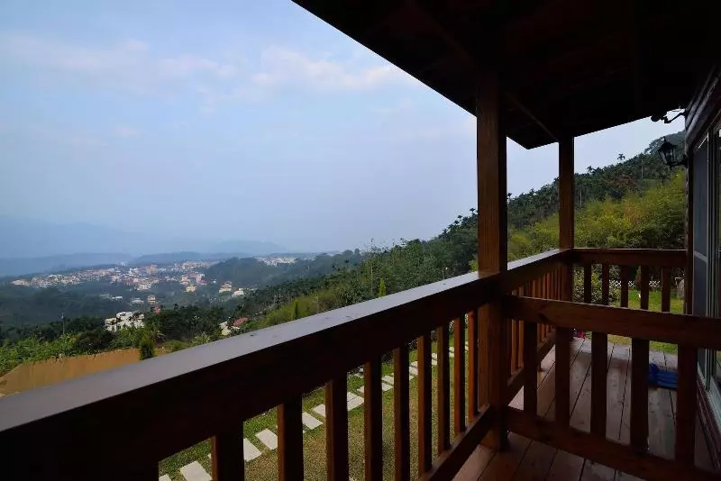 پانسیون Sitou Flora's House B&B