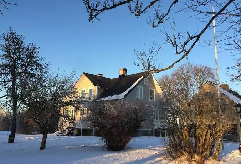 Three Pheasants Boutique B&b