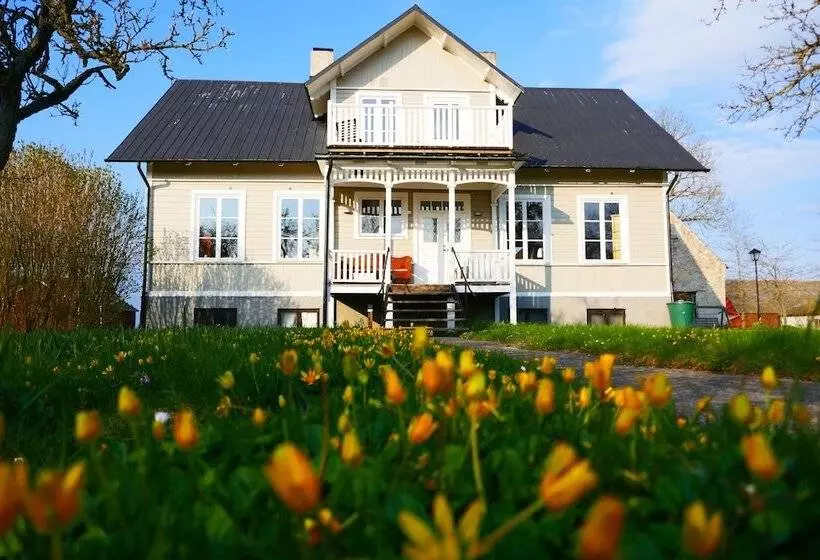 Three Pheasants Boutique B&b