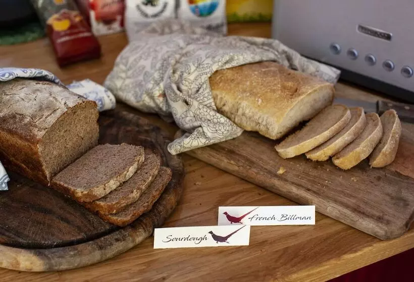 Three Pheasants Boutique B&b