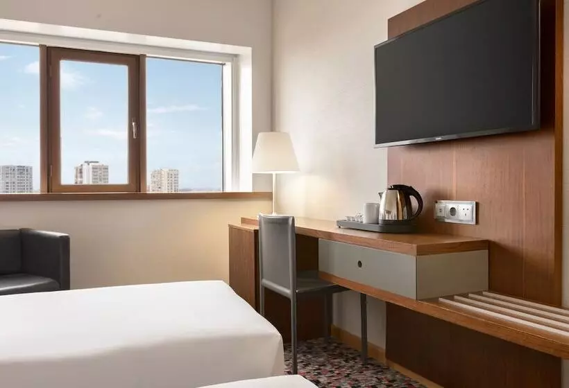 Hotel Ramada By Wyndham Lisbon
